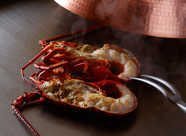 Palace Hotel Tokyo Teppanyaki GO Spiny Lobster | © 美しい国の、美しい一日がある。2024