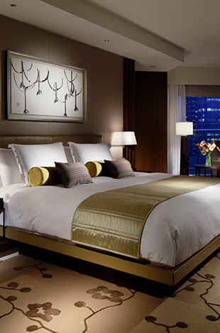 Palace Hotel Tokyo – Terrace Suite – Bedroom – T2