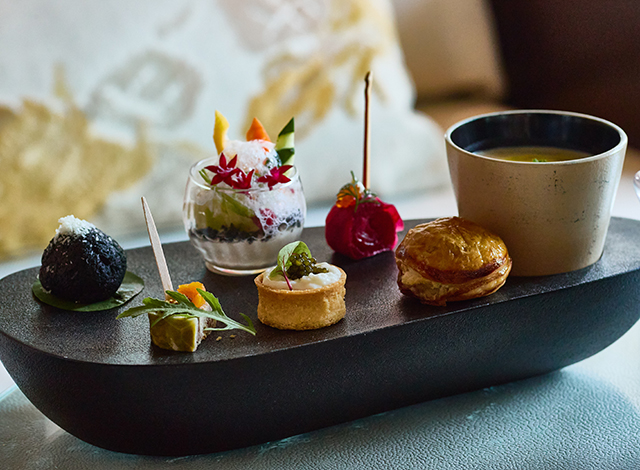Palace Hotel Tokyo The Palace Lounge Christmas 2026 Afternoon Tea Stones Savories | © 美しい国の、美しい一日がある。2024 Palace Hotel Tokyo The Palace Lounge Christmas 2026 Afternoon Tea Stones Savories | © 美しい国の、美しい一日がある。2024