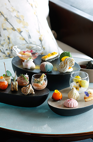 Palace Hotel Tokyo The Palace Lounge Summer 2024 Afternoon Tea Stones T2 | © 美しい国の、美しい一日がある。2024