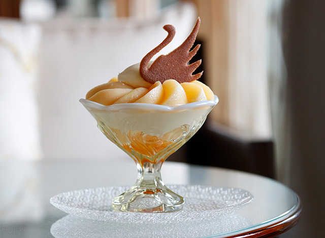Palace Hotel Tokyo The Palace Lounge Summer 2026 Peach Parfait | © 美しい国の、美しい一日がある。2024