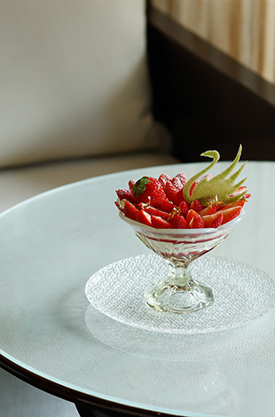 Palace Hotel Tokyo – The Palace Lounge – Winter 2021 – Strawberry Parfait – T2