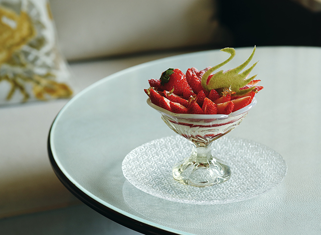 Palace Hotel Tokyo – The Palace Lounge – Winter 2022 – Strawberry Selections – Strawberry Trio Parfait
