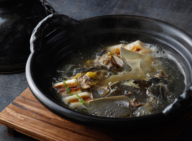 Palace Hotel Tokyo Wadakura Autumn 2025 Soft Shelled Turtle Hot Pot | © 美しい国の、美しい一日がある。2024