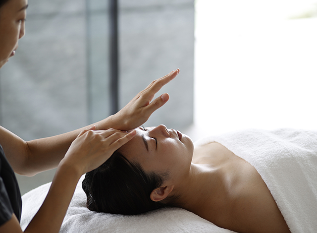 Palace Hotel Tokyo Evian SPA TOKYO Autumn 2026 Autumn Sparkle Facial | © 美しい国の、美しい一日がある。2024
