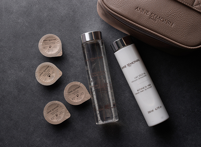 Palace Hotel Tokyo Evian SPA TOKYO Christmas 2025 Anne Semonin Daily Care Coffret | © 美しい国の、美しい一日がある。2024